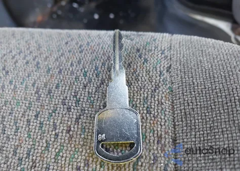 2005 Chevrolet Astro from USA, damaged, VIN 1GCDM19X15B100633